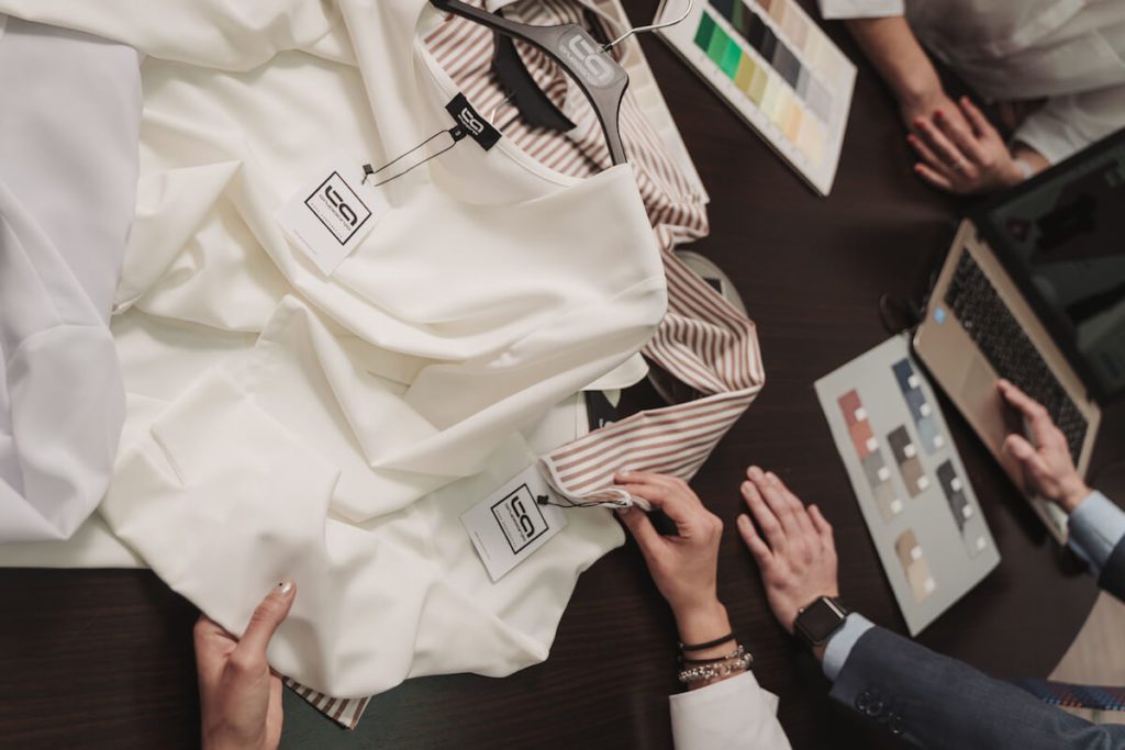 tejidos en uniformes de trabajo
