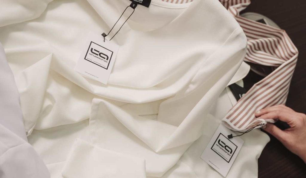 Cómo conservar mejor los tejidos de los uniformes de empresa